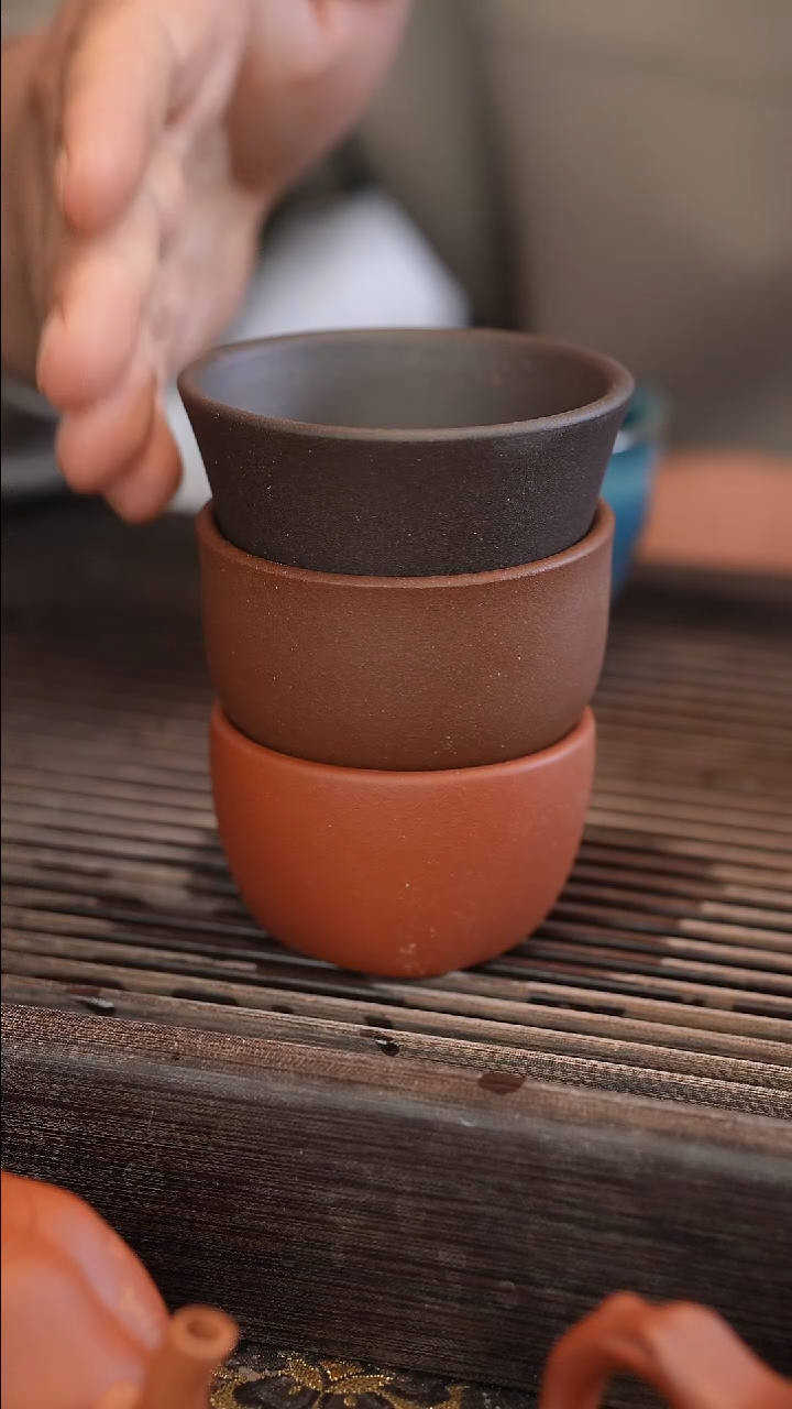 茶壶紫砂【发三个杯子】黑金砂马蹄杯 天圆地方杯子 变色龙缸杯