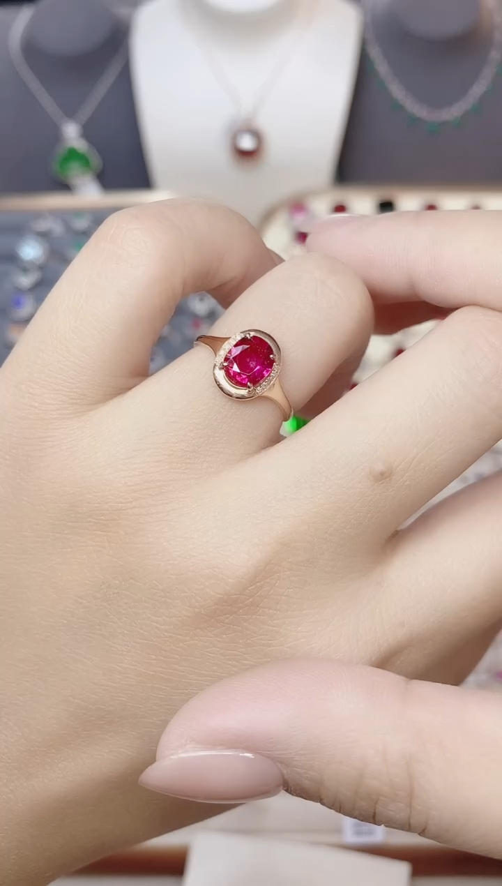 18K金镶嵌戒指碧玺2.2ct