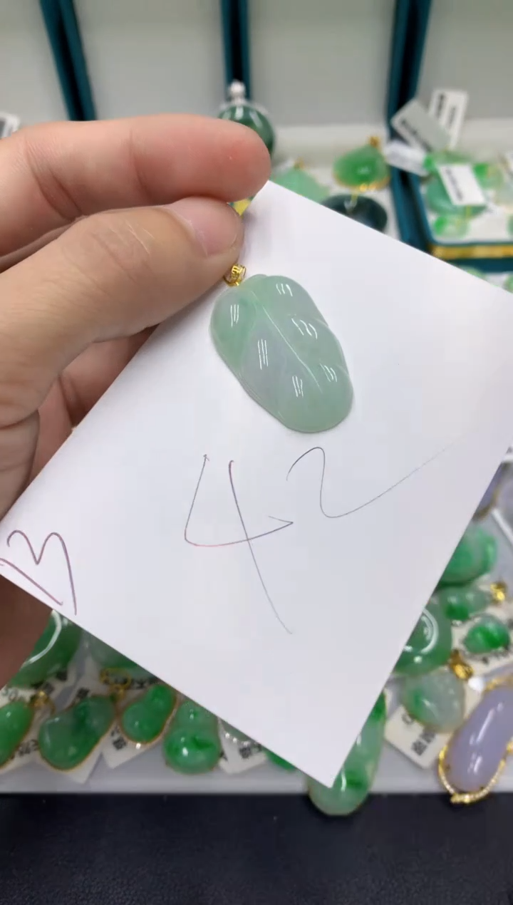 【闪购商品】翡翠颈饰18K金镶嵌翡翠