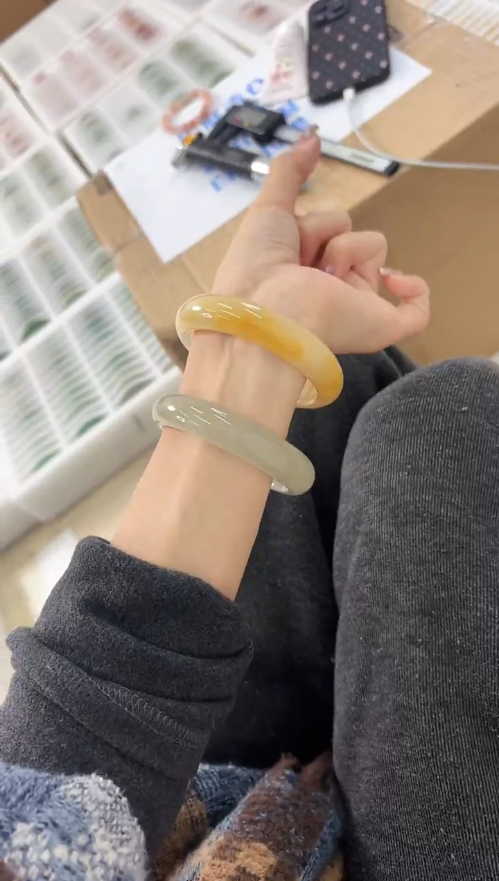 未镶嵌手镯石英质玉13-56HU