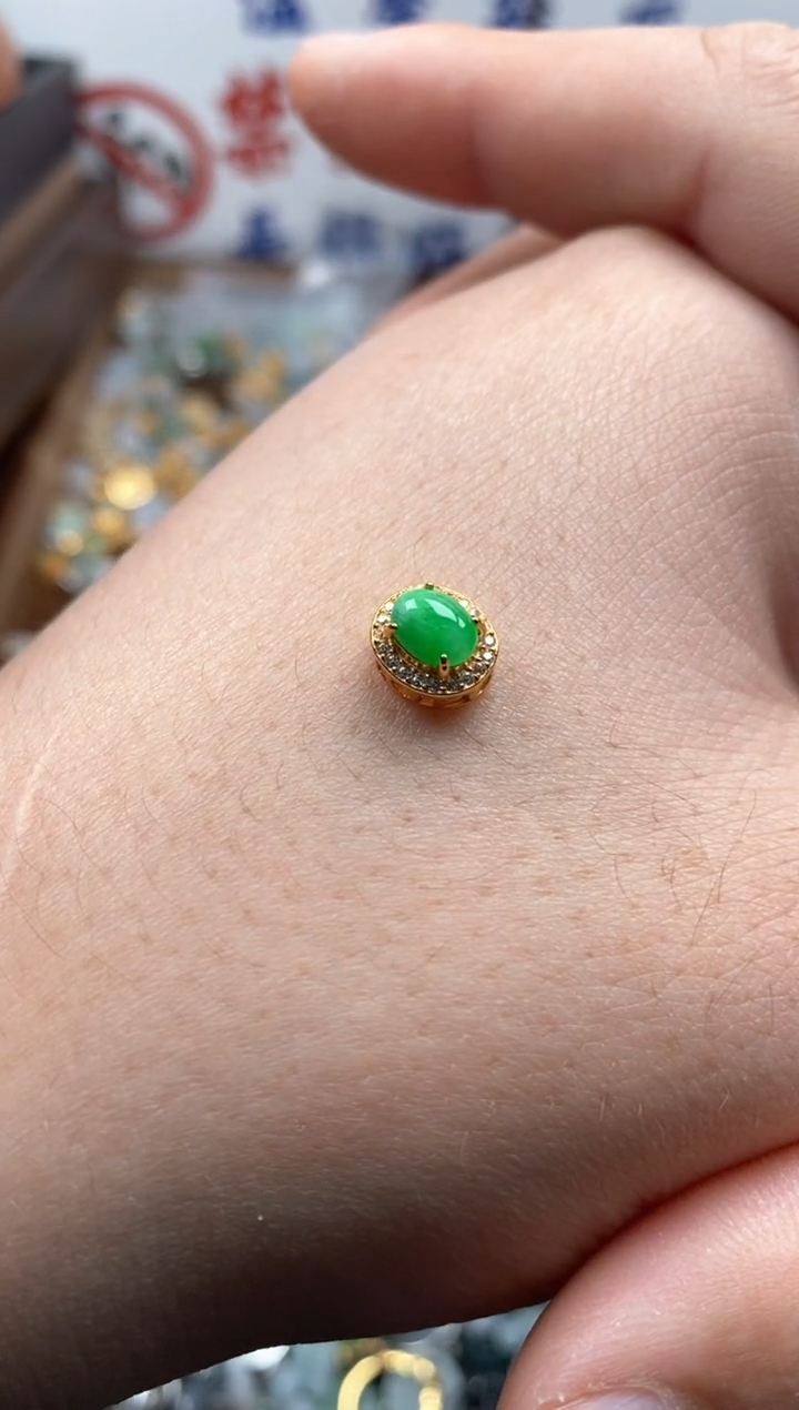 【闪购商品】翡翠颈饰未镶嵌哥哥