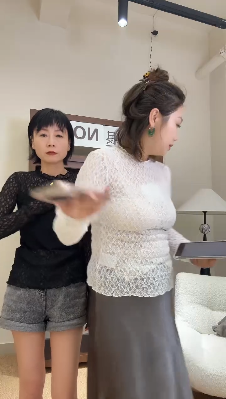 【LT李童NO退换】黑色公鸡家蕾丝打底