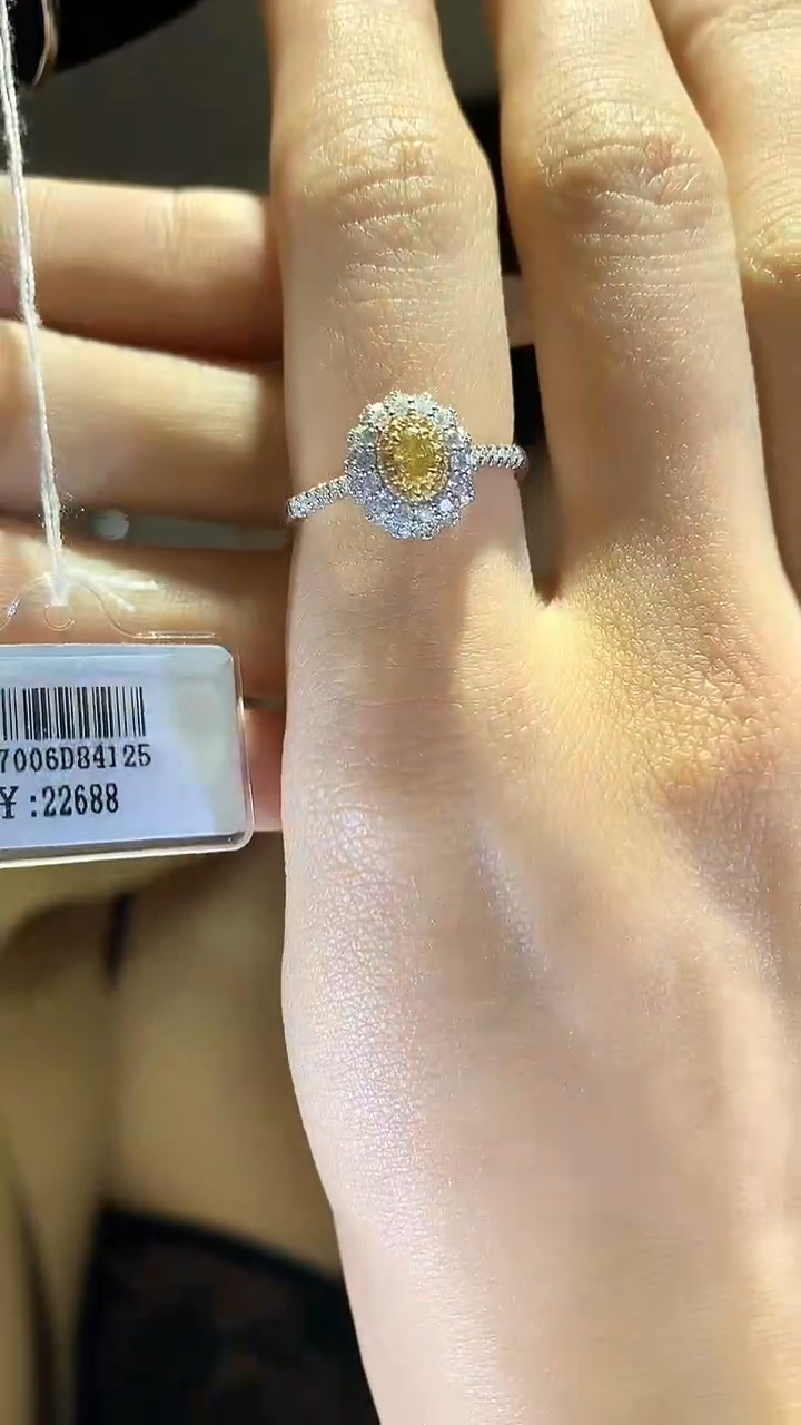 【闪购商品】钻石戒指18K金镶嵌钻石戒指