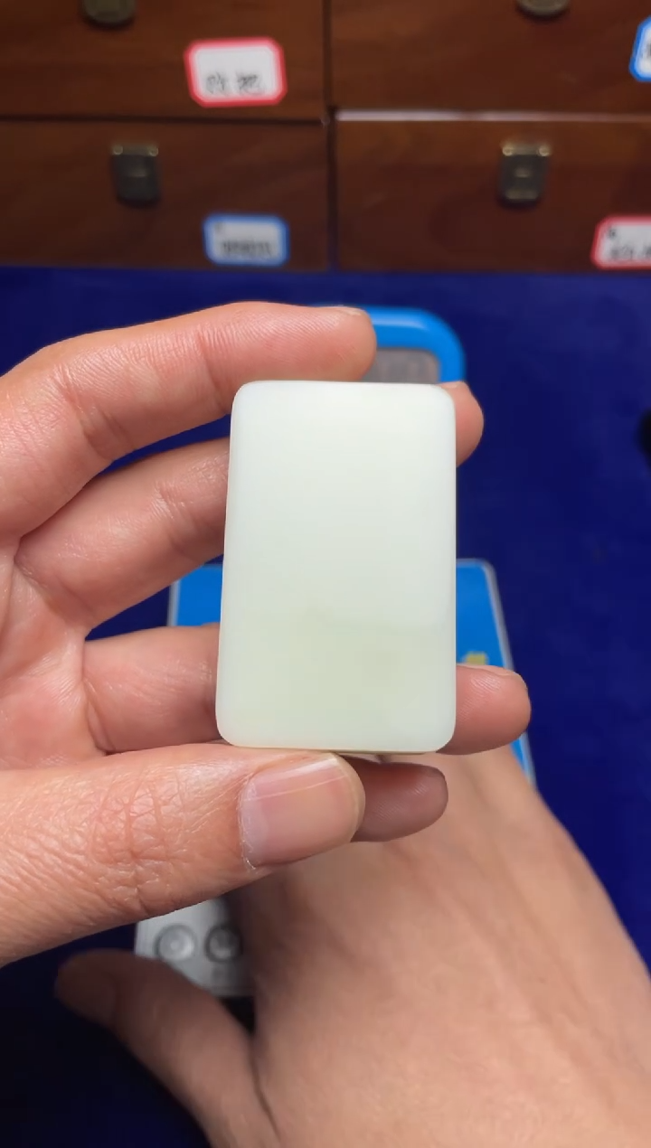 未镶嵌和田玉挂件江****冬和田玉