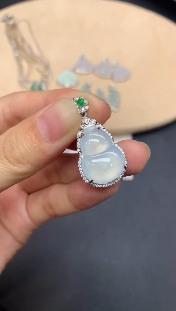 【闪购商品】翡翠吊坠(不含链)银S925镶嵌葫芦【无服务费】