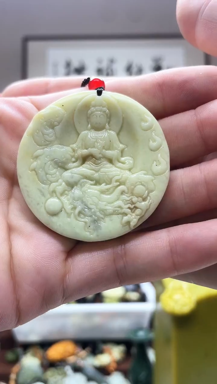 未镶嵌岫玉吊坠··