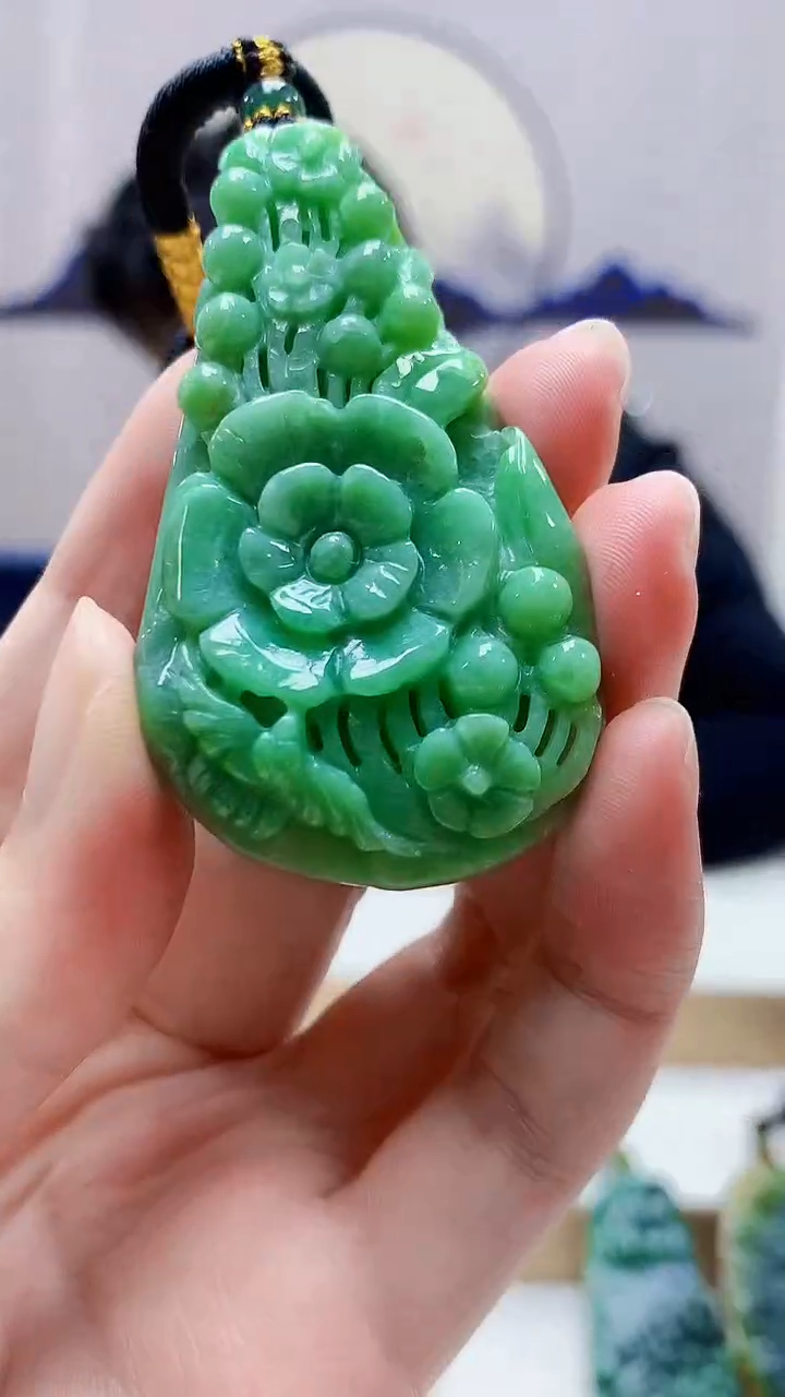 未镶嵌定制翡翠5060zm-毛货挂件23花牌