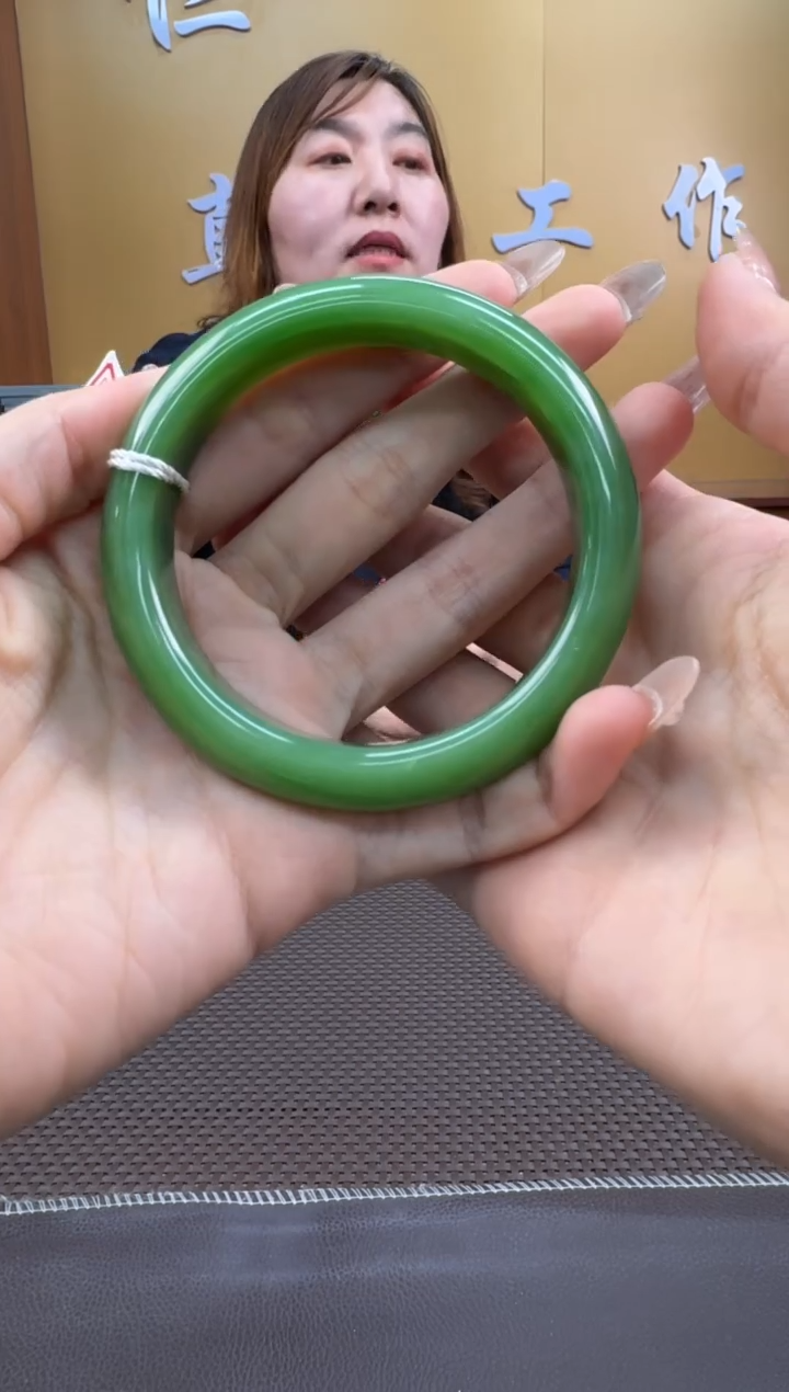 【闪购商品】和田玉手镯未镶嵌60