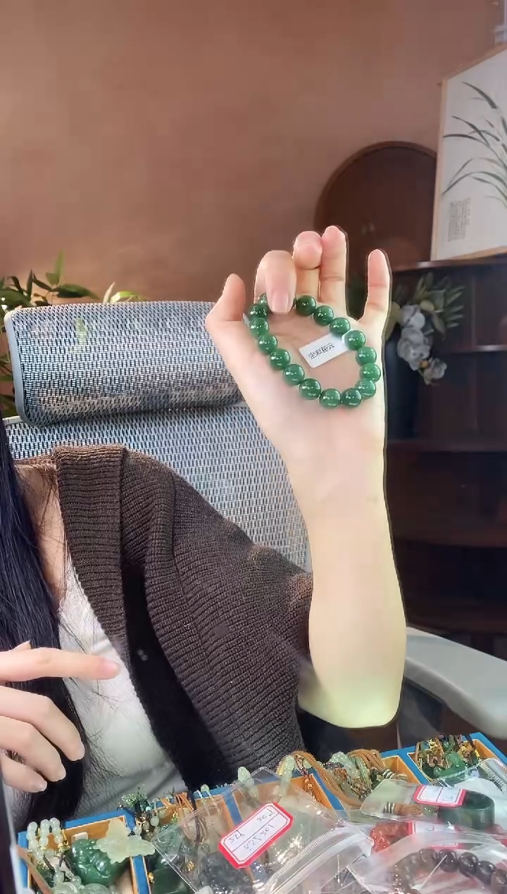 颈饰未镶嵌和田玉12MM碧玉手链