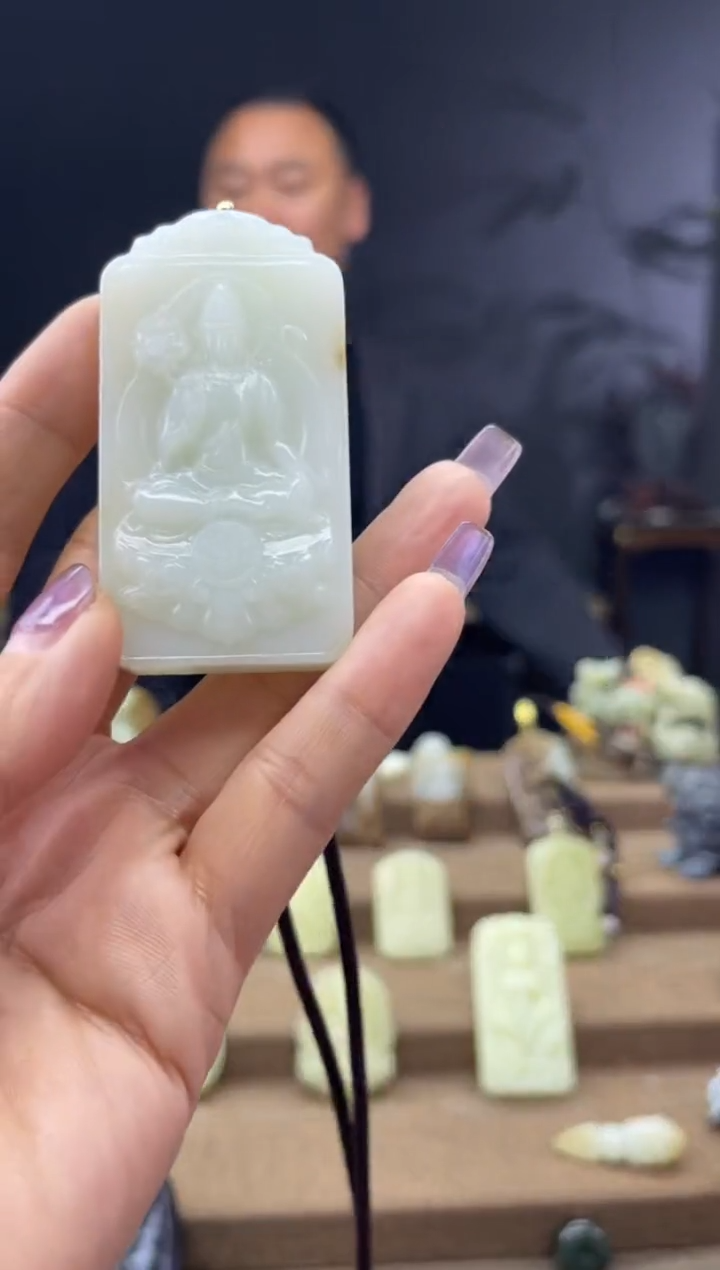 颈饰未镶嵌和田玉1