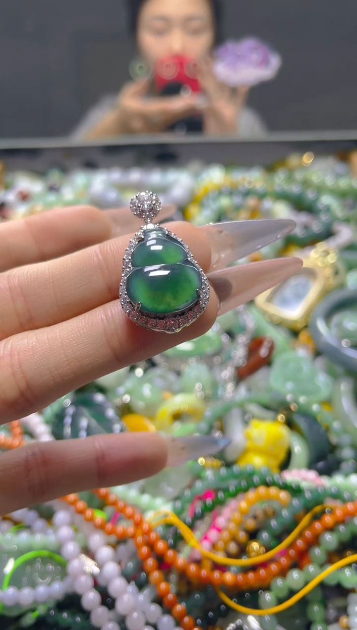 颈饰未镶嵌翡翠/F/翡翠A货，一件也是批发价