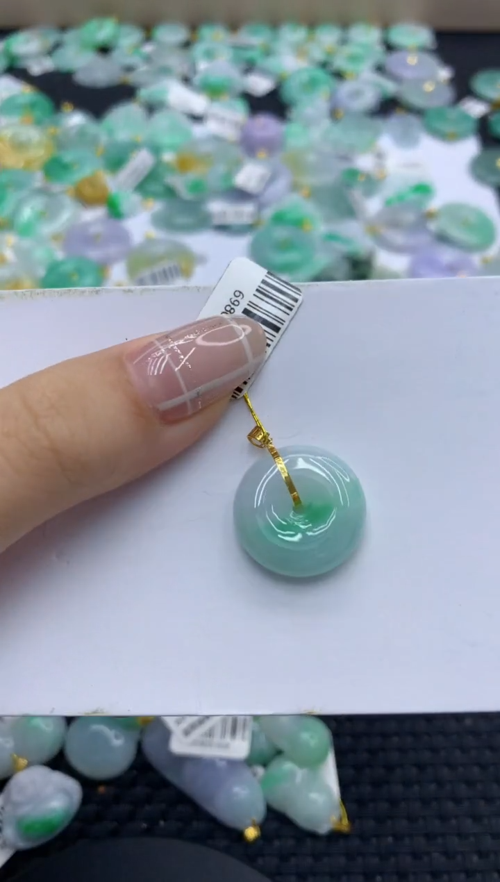 翡翠18K金镶嵌颈饰天然缅甸翡翠A货