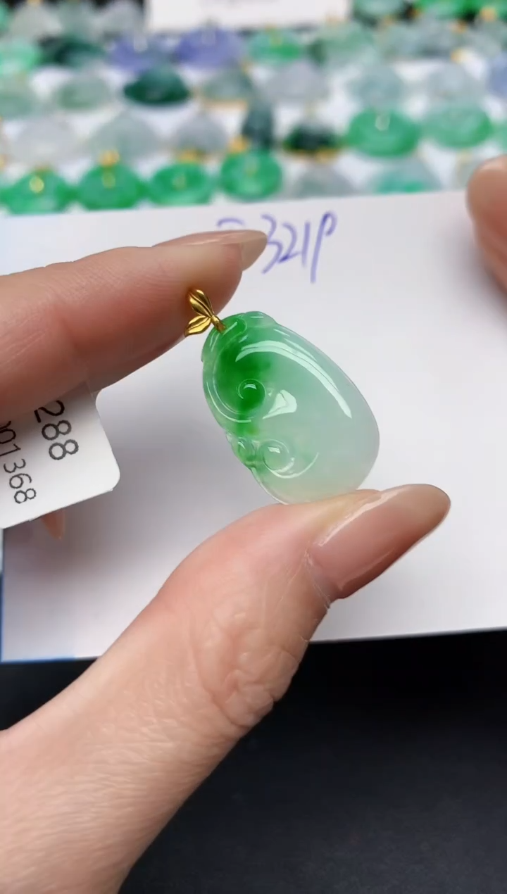 颈饰18K金镶嵌翡翠天然缅甸A货翡翠百元以上9元证书费自理