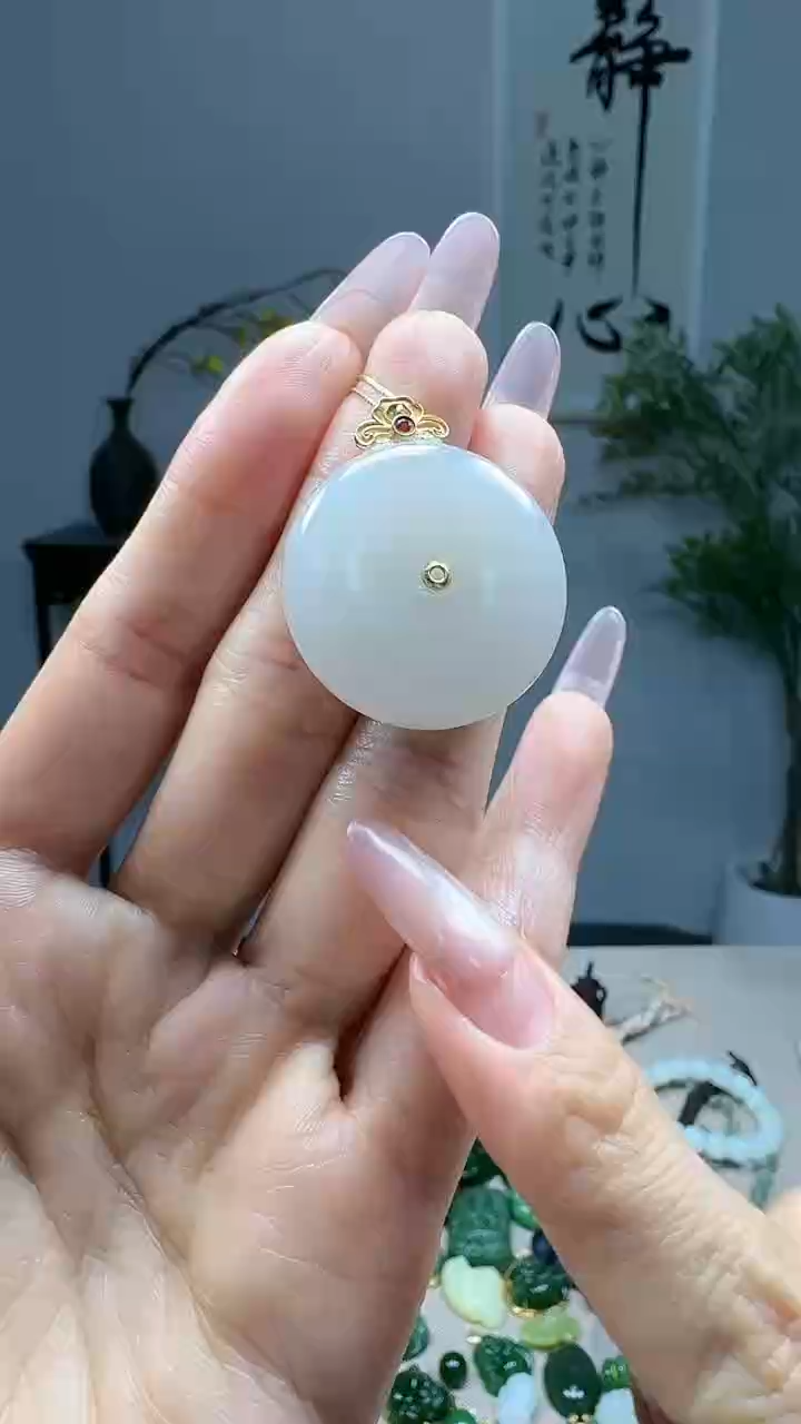 吊坠(不含链)18K金镶嵌和田玉1