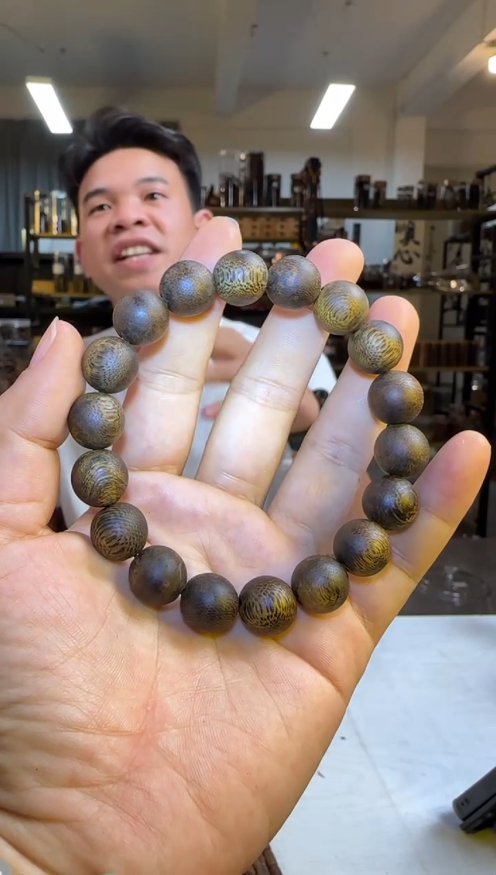 沉香手串沉水浮国香绿棋沉香乌身圆叶正圆珠12mm17g+