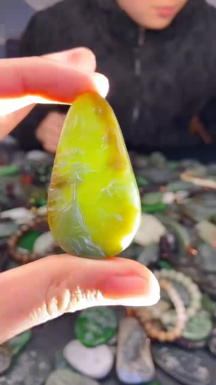 颈饰未镶嵌和田玉1
