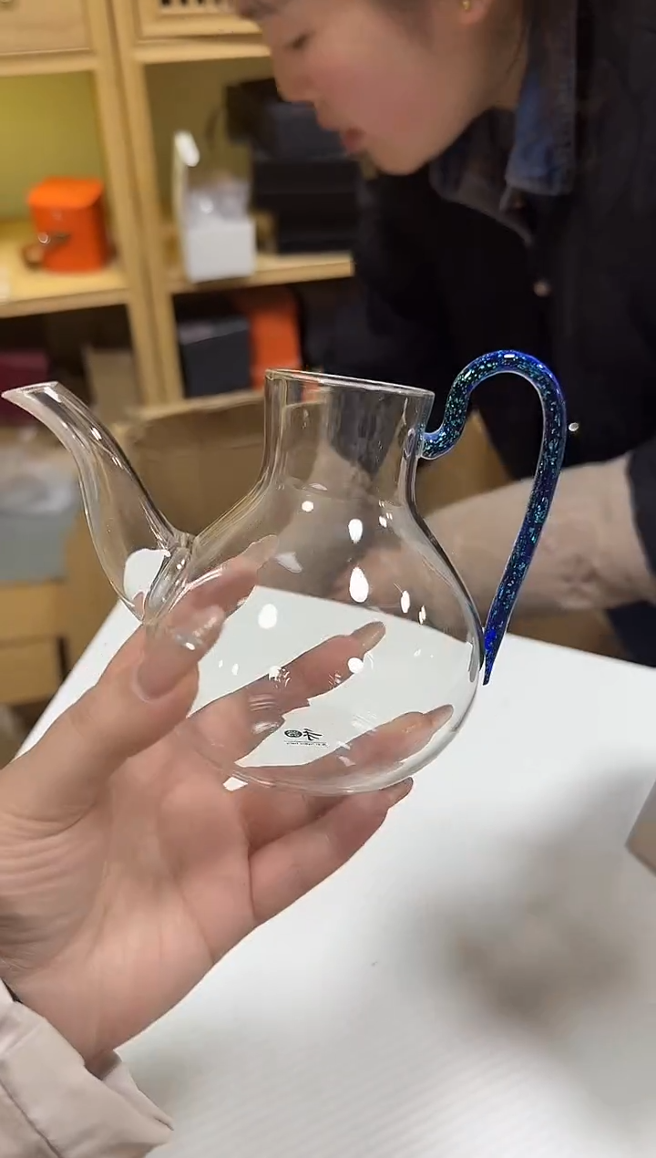 771斑斓无盖公道壶