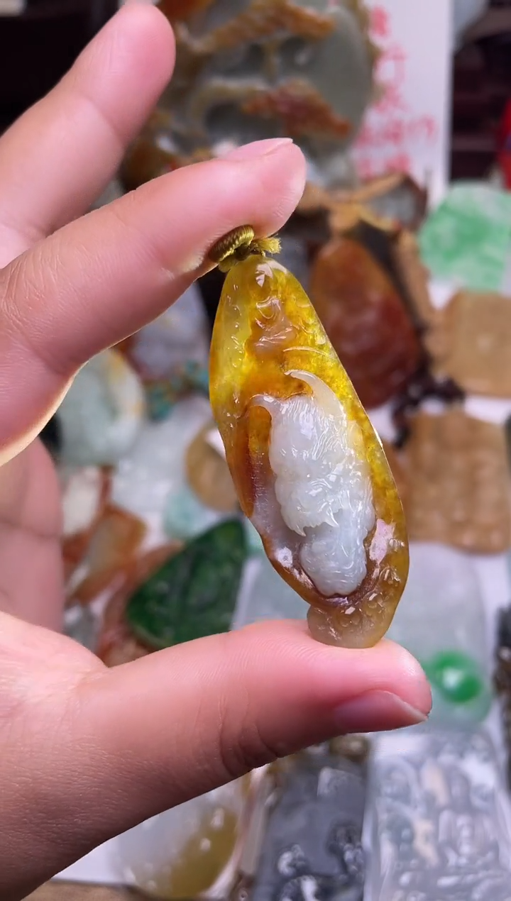 颈饰未镶嵌翡翠龙