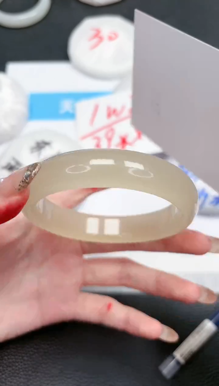 【闪购商品】石英质玉手镯未镶嵌312-60