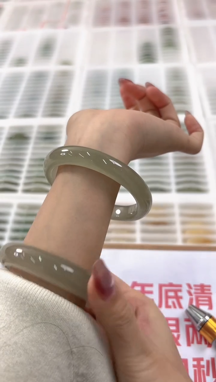 未镶嵌手镯石英质玉74-60D