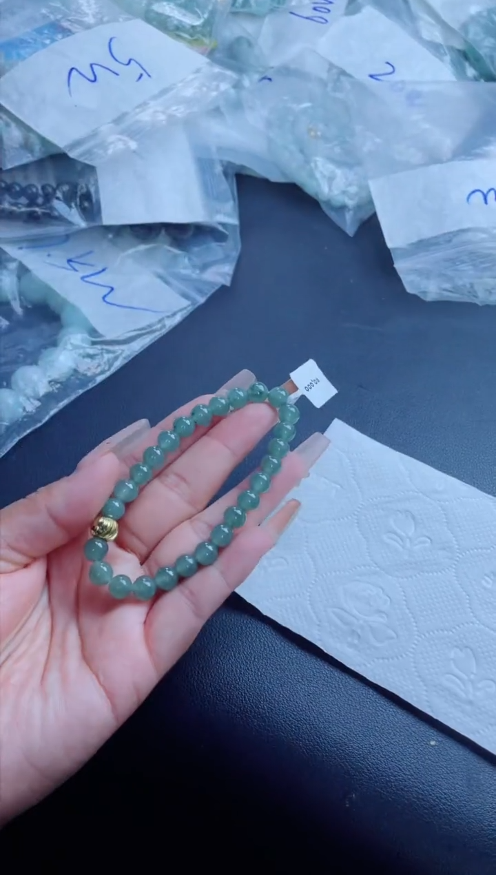 定制翡翠未镶嵌珠串