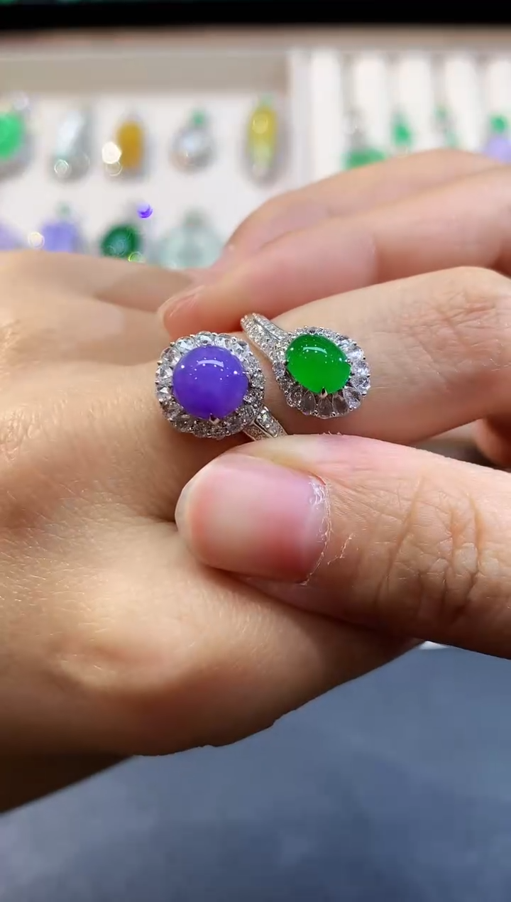 翡翠18K金镶嵌戒指LZ0660多样性发其一