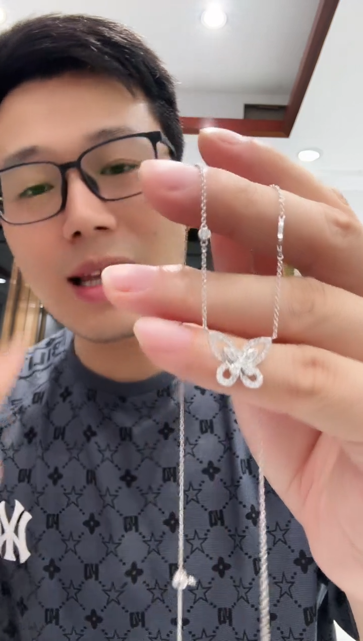 套链18K金镶嵌钻石幻影双蝴蝶套链