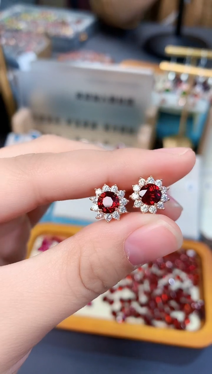 【闪购商品】石榴石耳钉银S925镶嵌天然