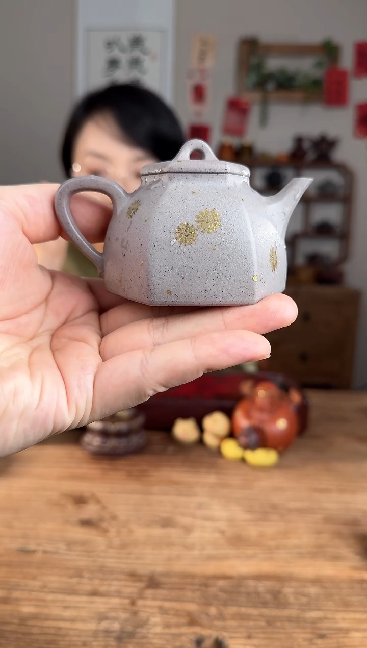 【闪购商品】紫砂茶壶六方驼铃 捂灰洒金