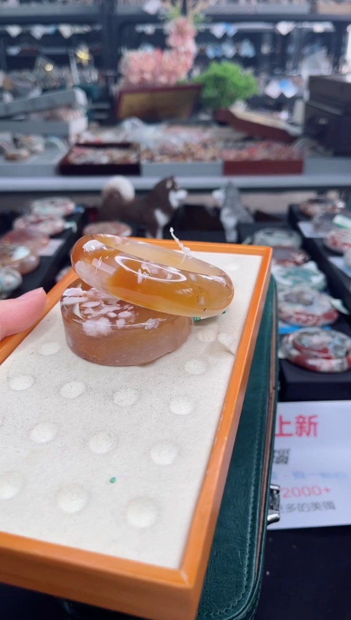 【闪购商品】石英质玉手镯未镶嵌62圈口（赠品镯心）6414135