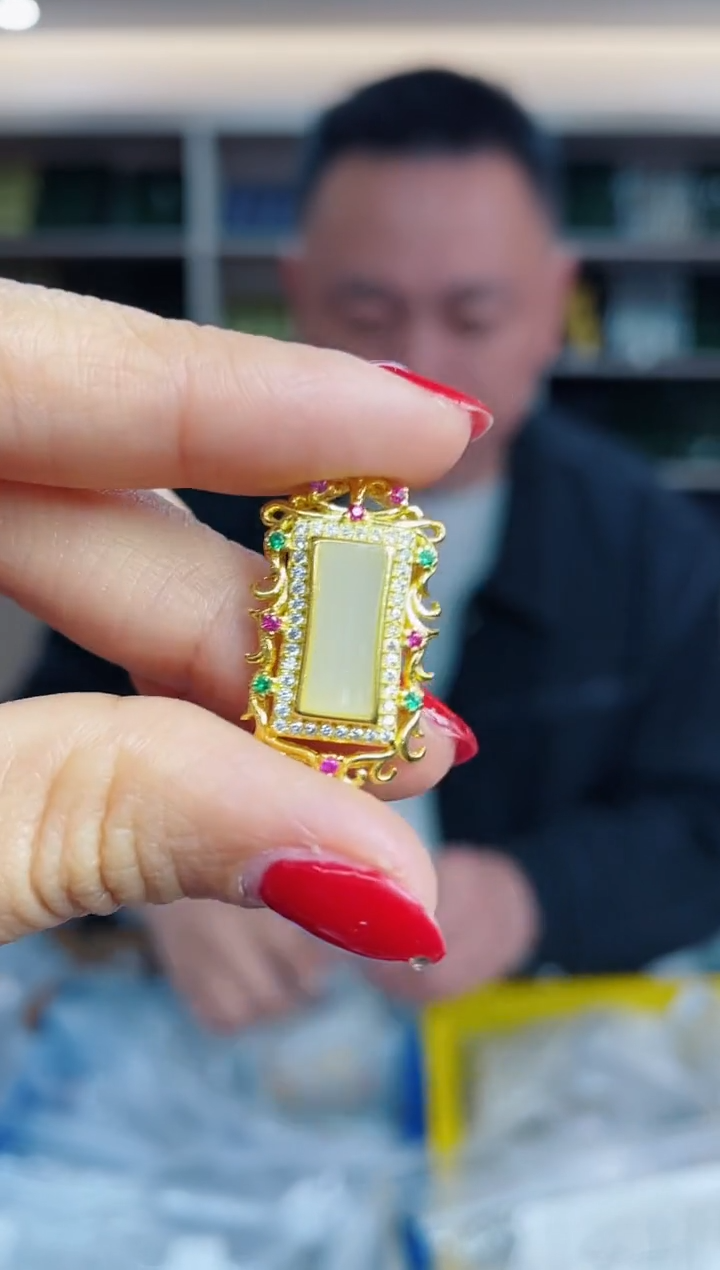 【闪购商品】和田玉·未镶嵌多样性发一件