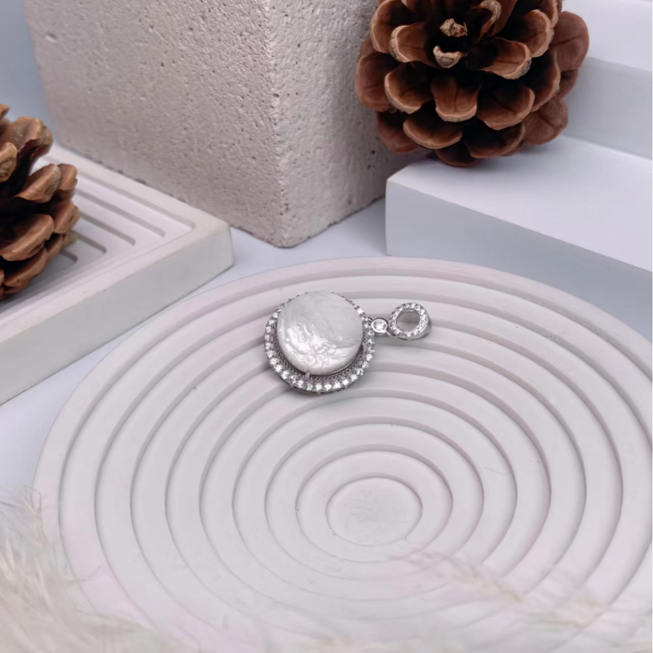 【要努力】C777 白贝母银S925镶嵌 大黑天顶闪吊坠