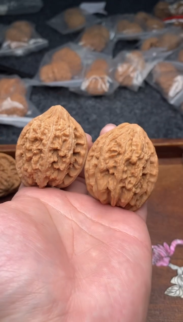 【闪购商品】文玩核桃把件G149号42尺大沽石