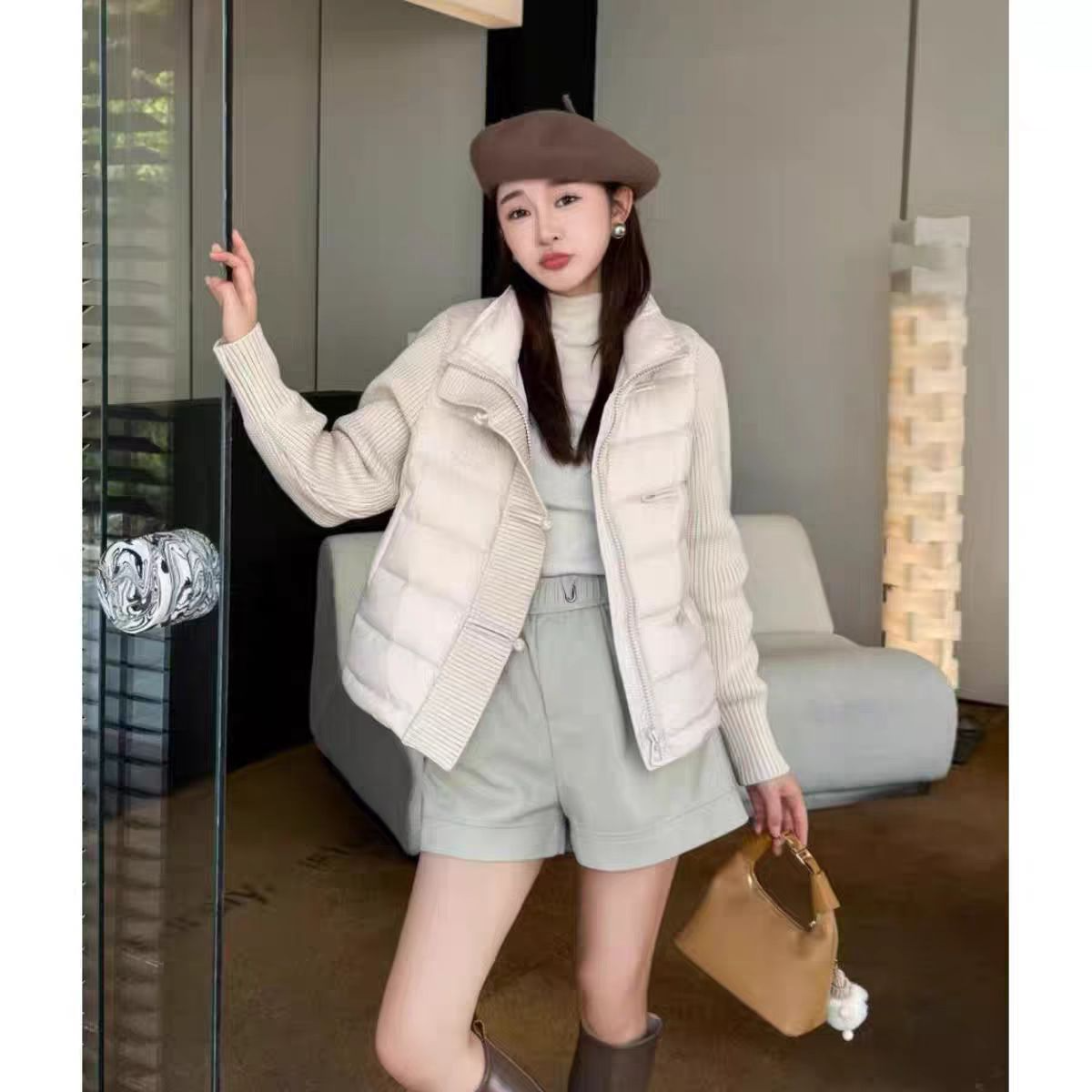 7482-立领国风盘扣毛线袖拼接（米灰色）羽绒服