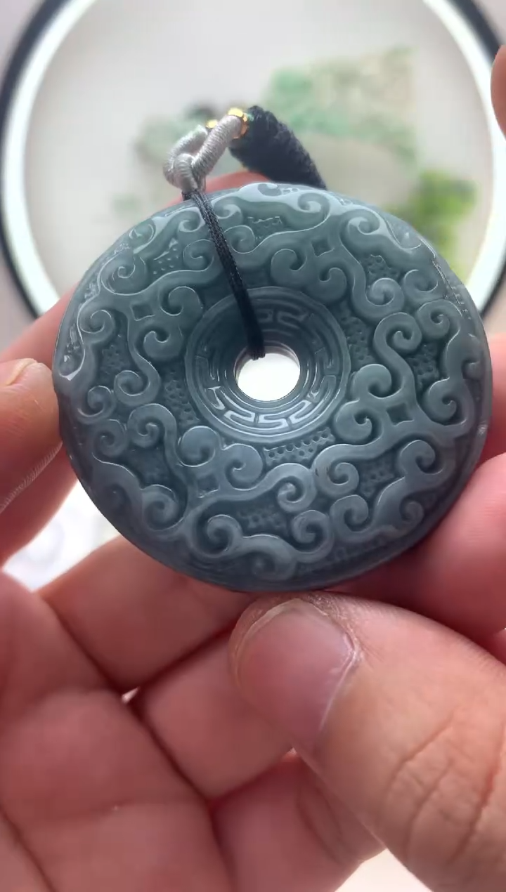 颈饰未镶嵌翡翠大扣子