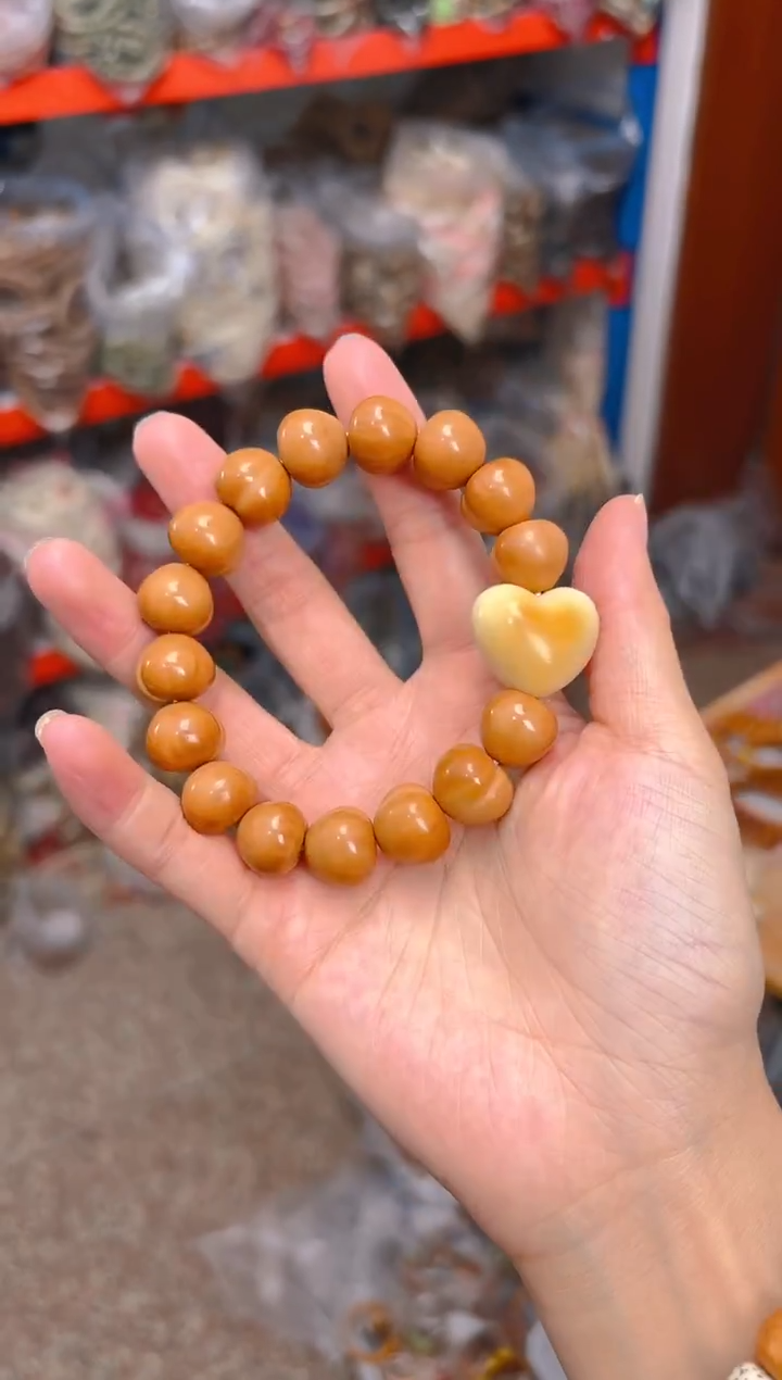 吊坠猴头核桃猴头屁桃光面 爱心 高货