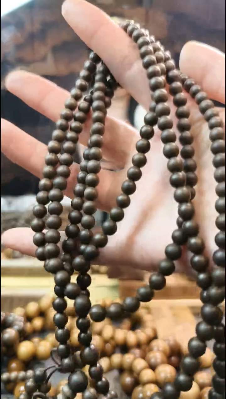 金丝楠0.6阴沉绿多圈108