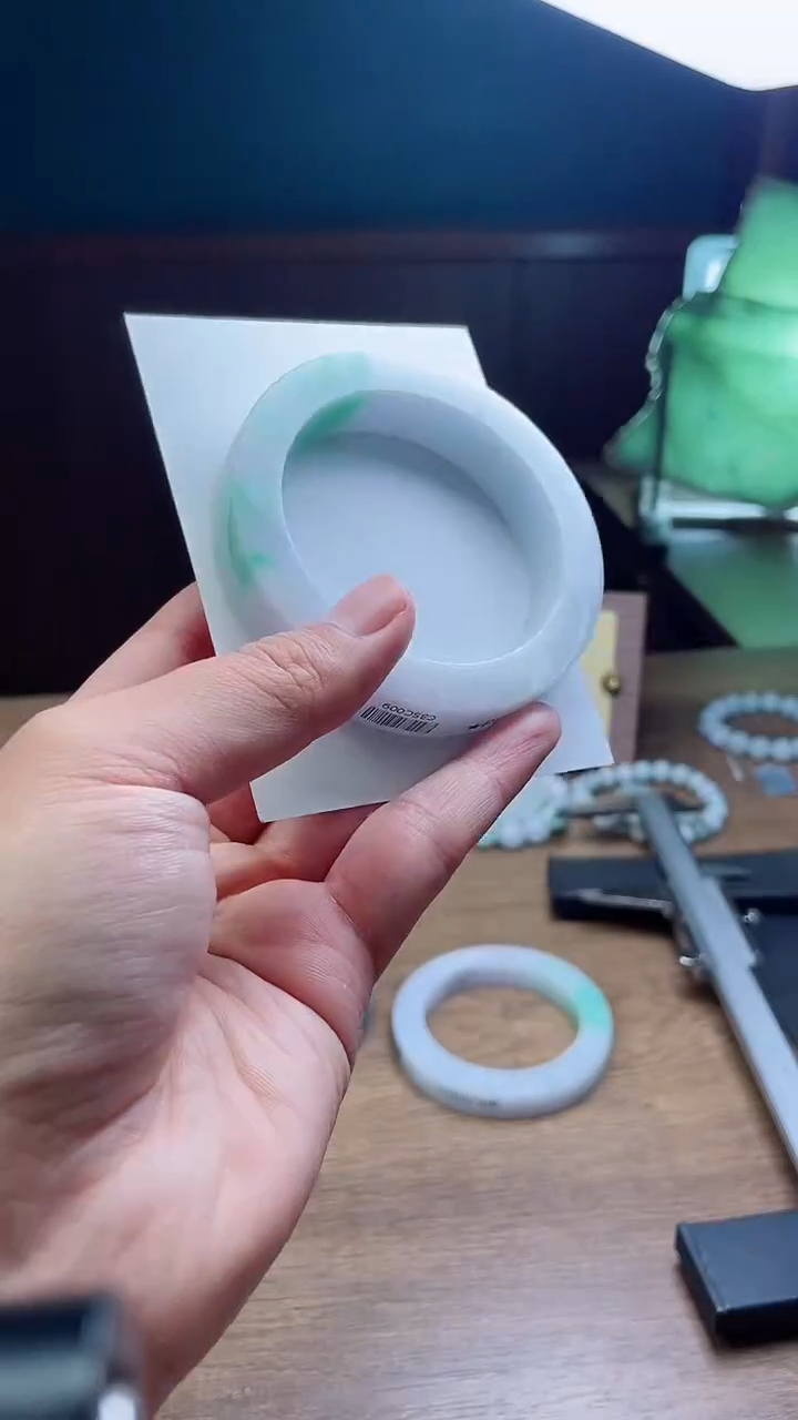 定制翡翠手镯未镶嵌暗**动定制