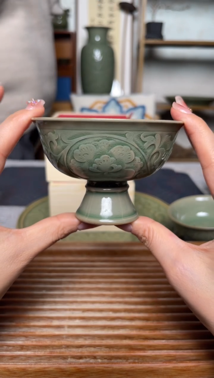 【闪购商品】其他王晓娜 纯手工秘色牡丹纹高足杯