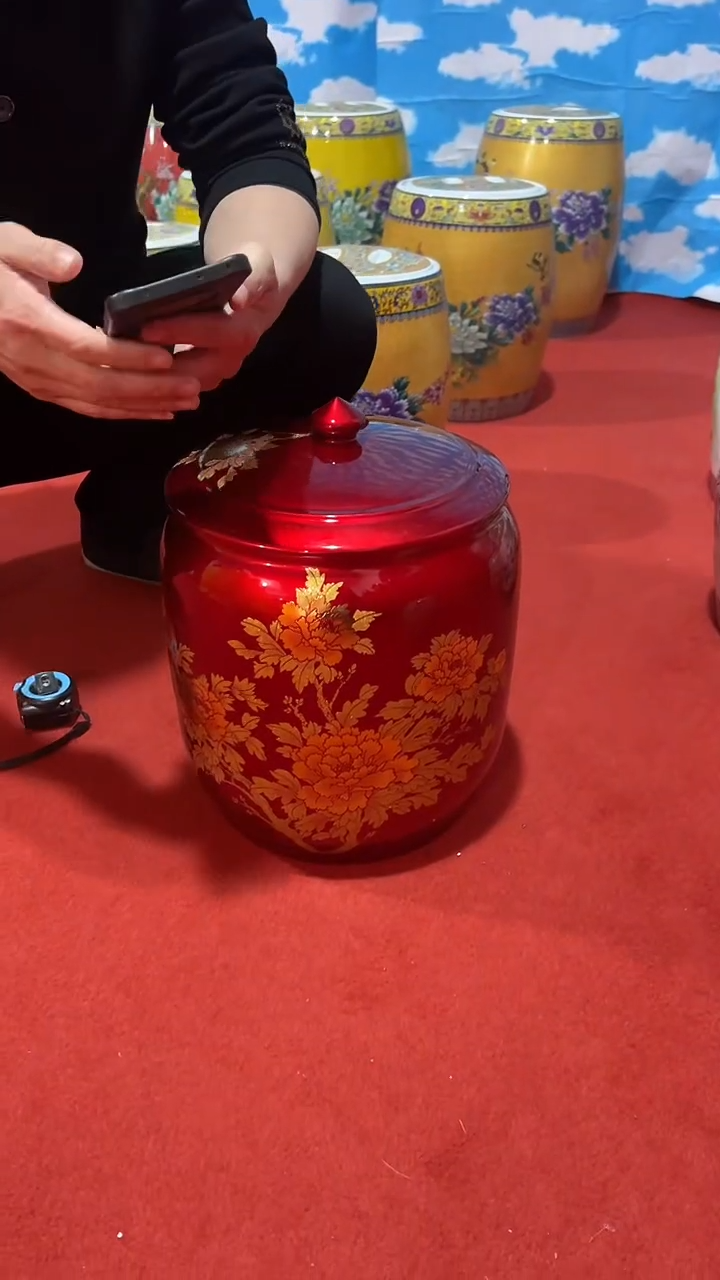 景德镇中国红描金 牡丹花30斤米缸