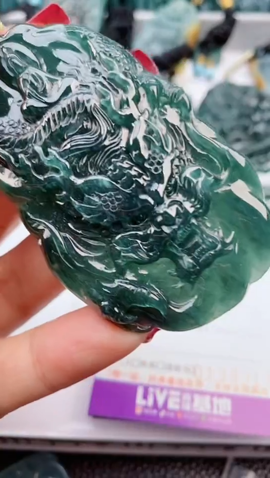 【闪购商品】翡翠颈饰未镶嵌               