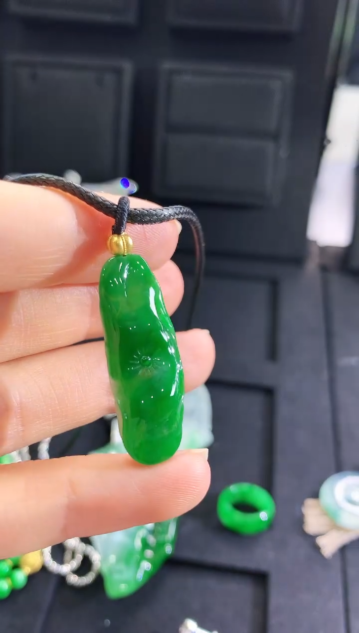 【闪购商品】翡翠颈饰未镶嵌吊坠