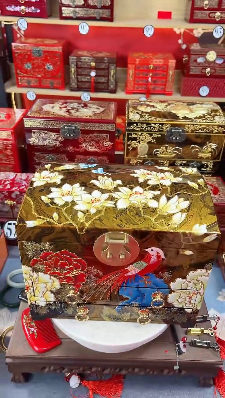 【闪购商品】30厘米四层三抽沥粉堆鼓彩绘铜扣金玉满堂