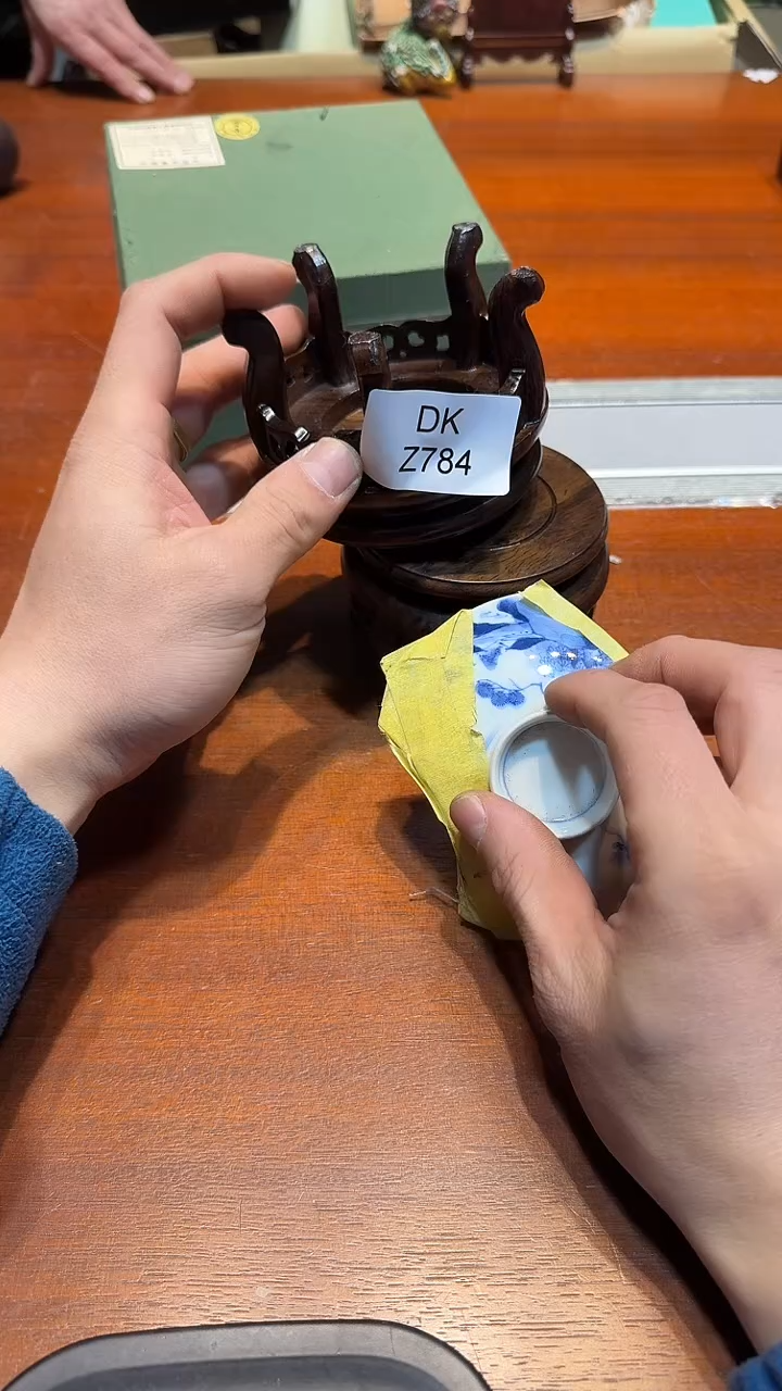 瓷片正*哈哈哈哈哈哈784