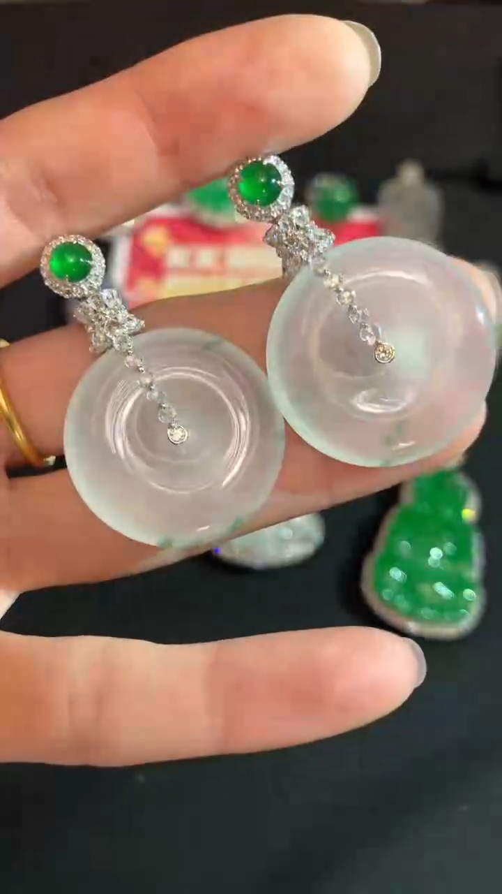 【闪购商品】翡翠18K金镶嵌吊坠(不含链)多样性发其一|32800+0