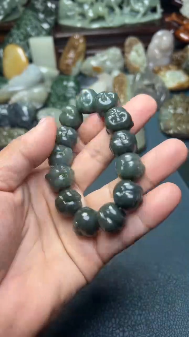 未镶嵌和田玉把件-