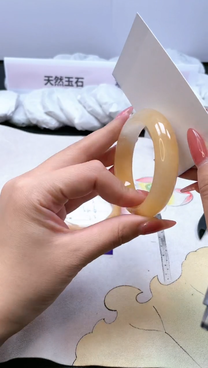 【闪购商品】石英质玉手镯未镶嵌256/54.7