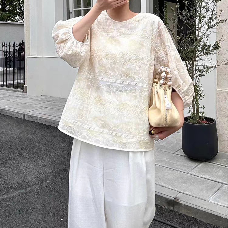 ANYUMO/安妤茉2627蕾丝刺绣圆领衬衫镂空七分袖时尚气质设计感