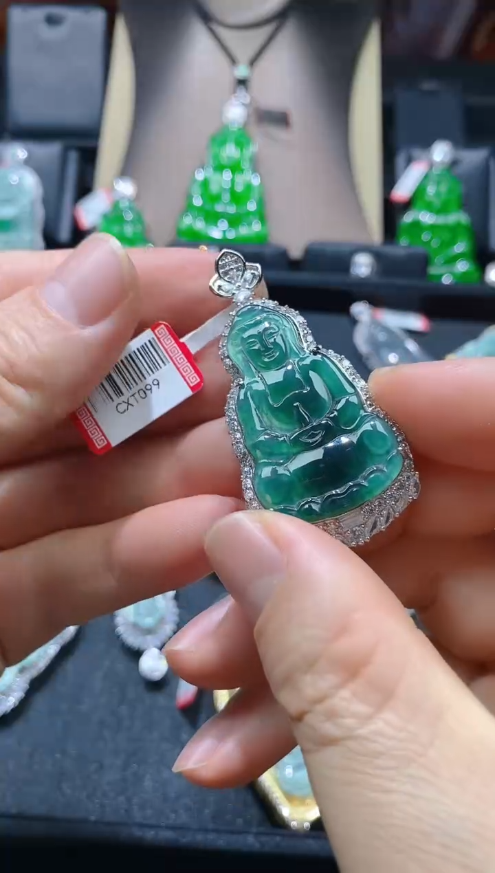 【闪购商品】翡翠颈饰未镶嵌天然E31