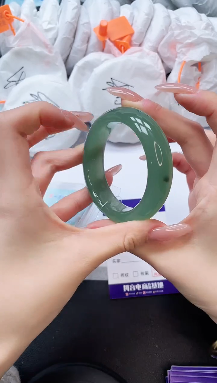 未镶嵌手镯石英质玉4V56-53